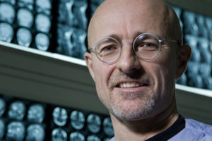 Torino - Ospedale Molinette - il neurochirurgo Sergio Canavero, primo ad esser riuscito attraverso una sollecitazionestimolazione elettrica  a far emergere da uno stato comatoso profondo una sua paziente