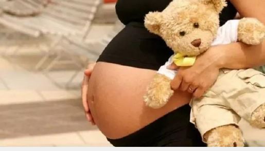 Колготкидегі жас қыздар және сперматозоидтар