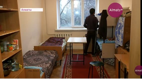 Көз жасымен алғашқы анальды секс