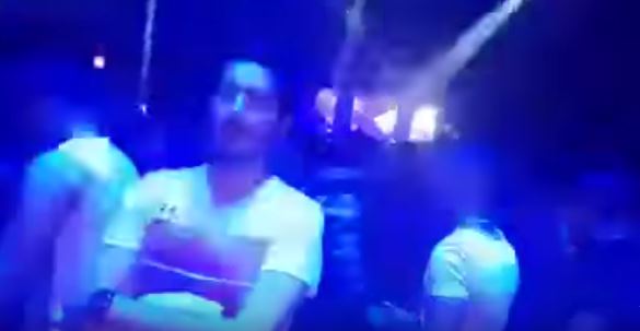 Порнографиялық фильм xxx Жас және толық әйелмен жыныстық қатынас