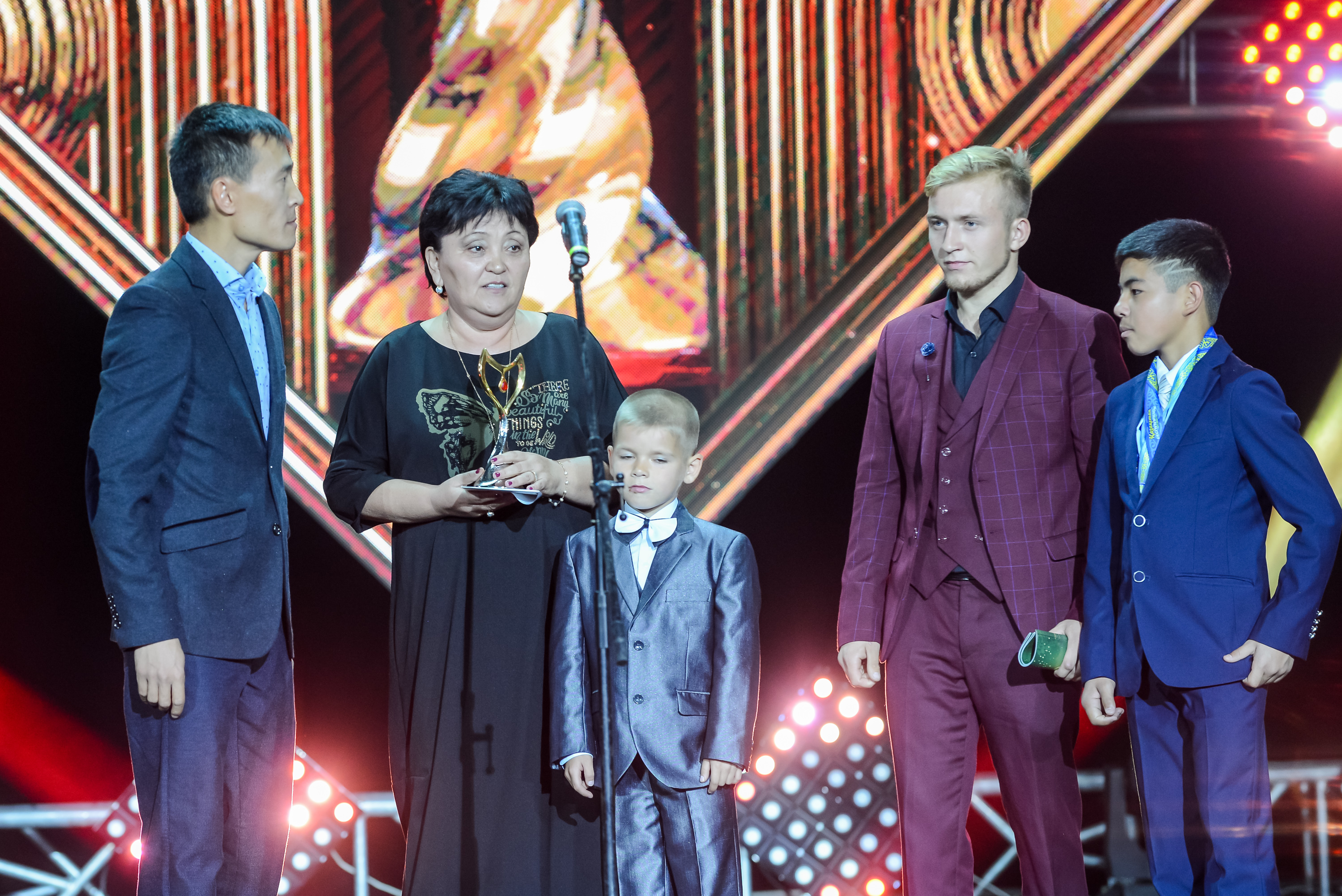 Тәжік жұлдыздарымен жыныстық қатынас