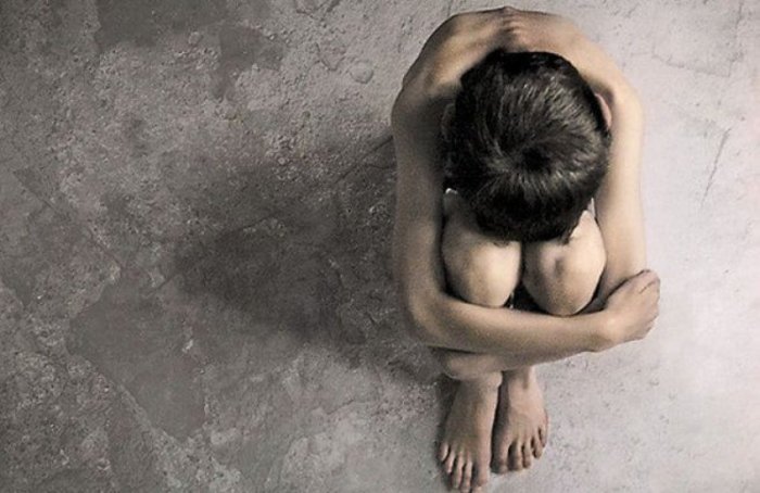 Қызы құлықсыз әкесімен жыныстық қатынасқа түседі