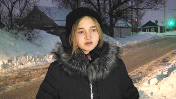 Қызды видео түсіріп алған Қызды видео түсіріп алған