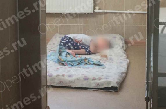 Жалаңаш ауыл әйелдерінің суреттерін көрсету