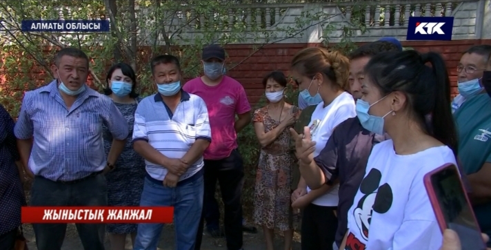 Бухгалтерлер жұмыста порно