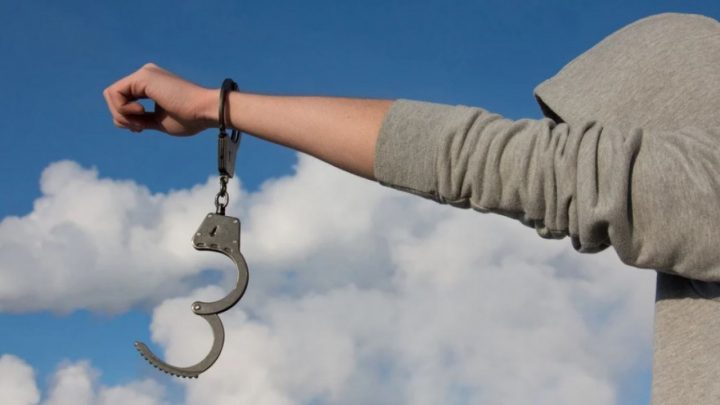 Көліктегі қыздармен жыныстық қатынас видеосы