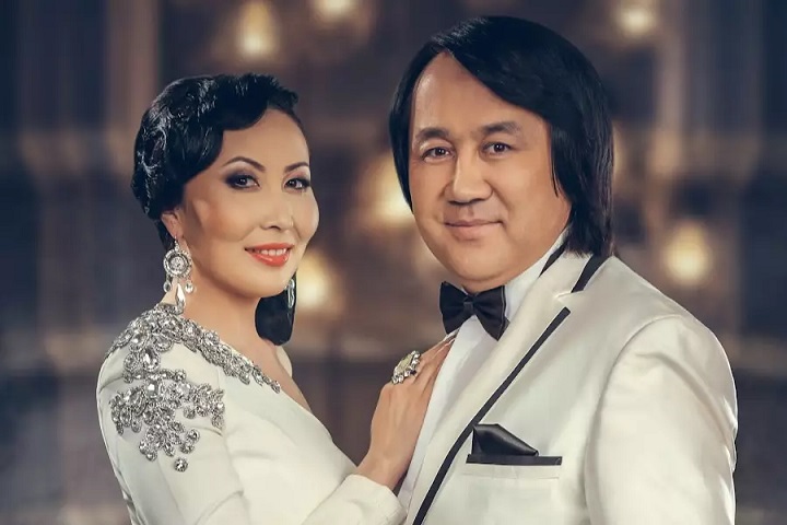 Әйелі бірге